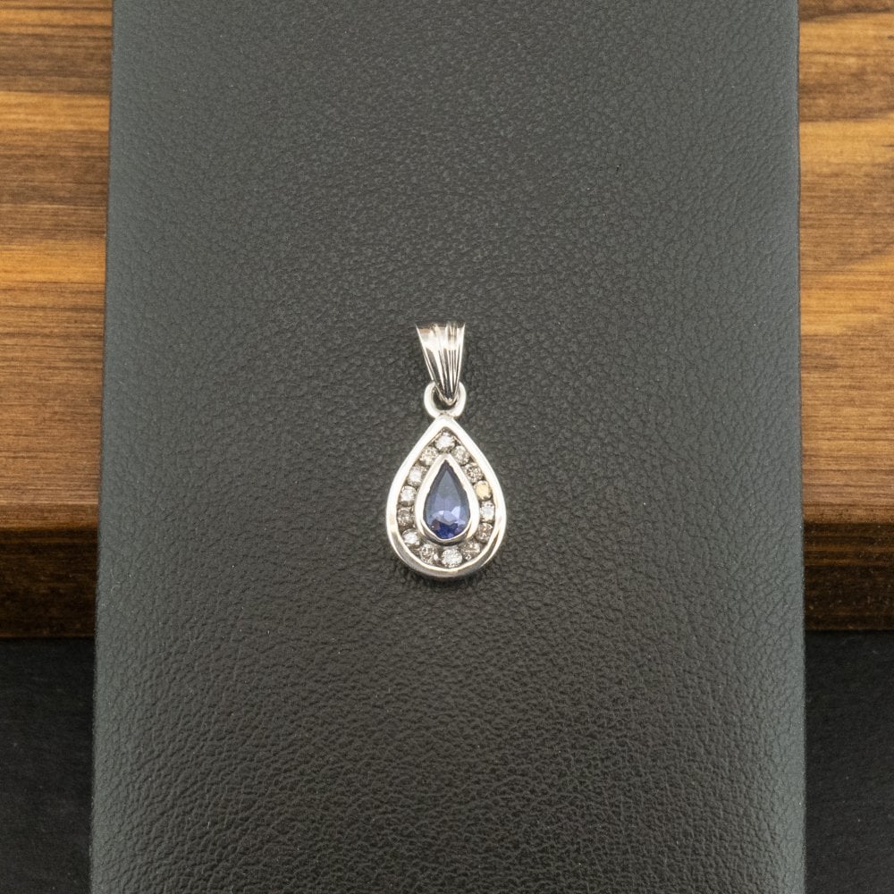 9ct White Gold Tanzanite & Diamond Pendant 1.1g