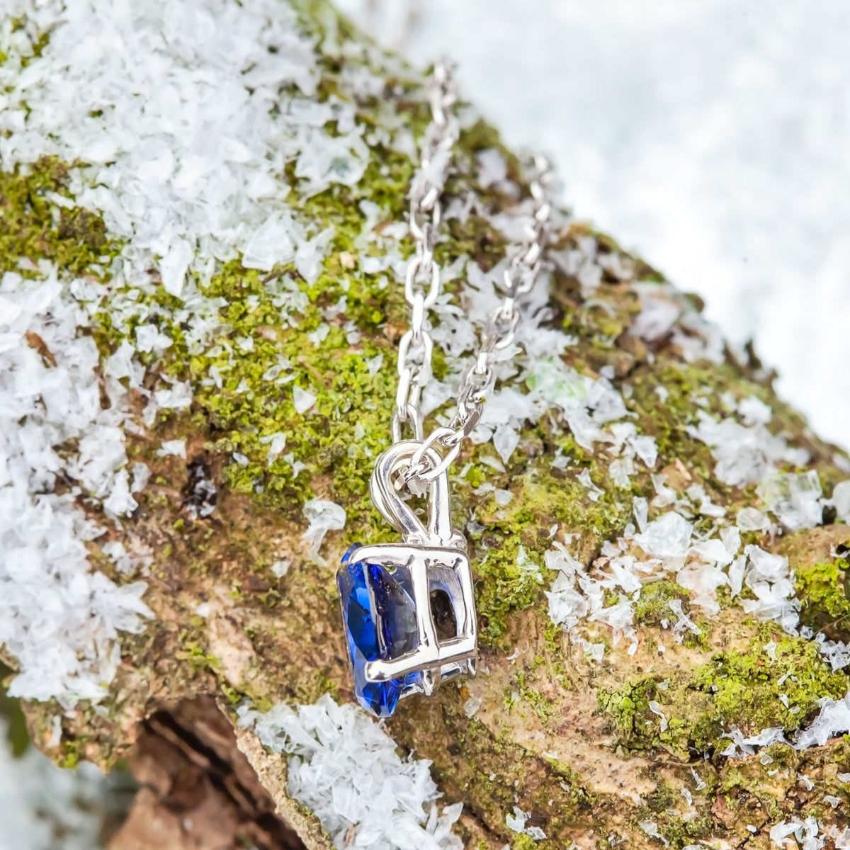 9ct 1.5ct Lab Sapphire Solitaire Pendant Necklace 3.3g