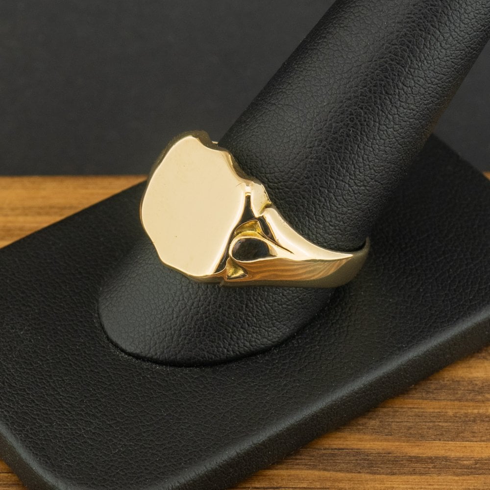 9ct Yellow Gold Shield Signet Ring Size X1/2 11.1g