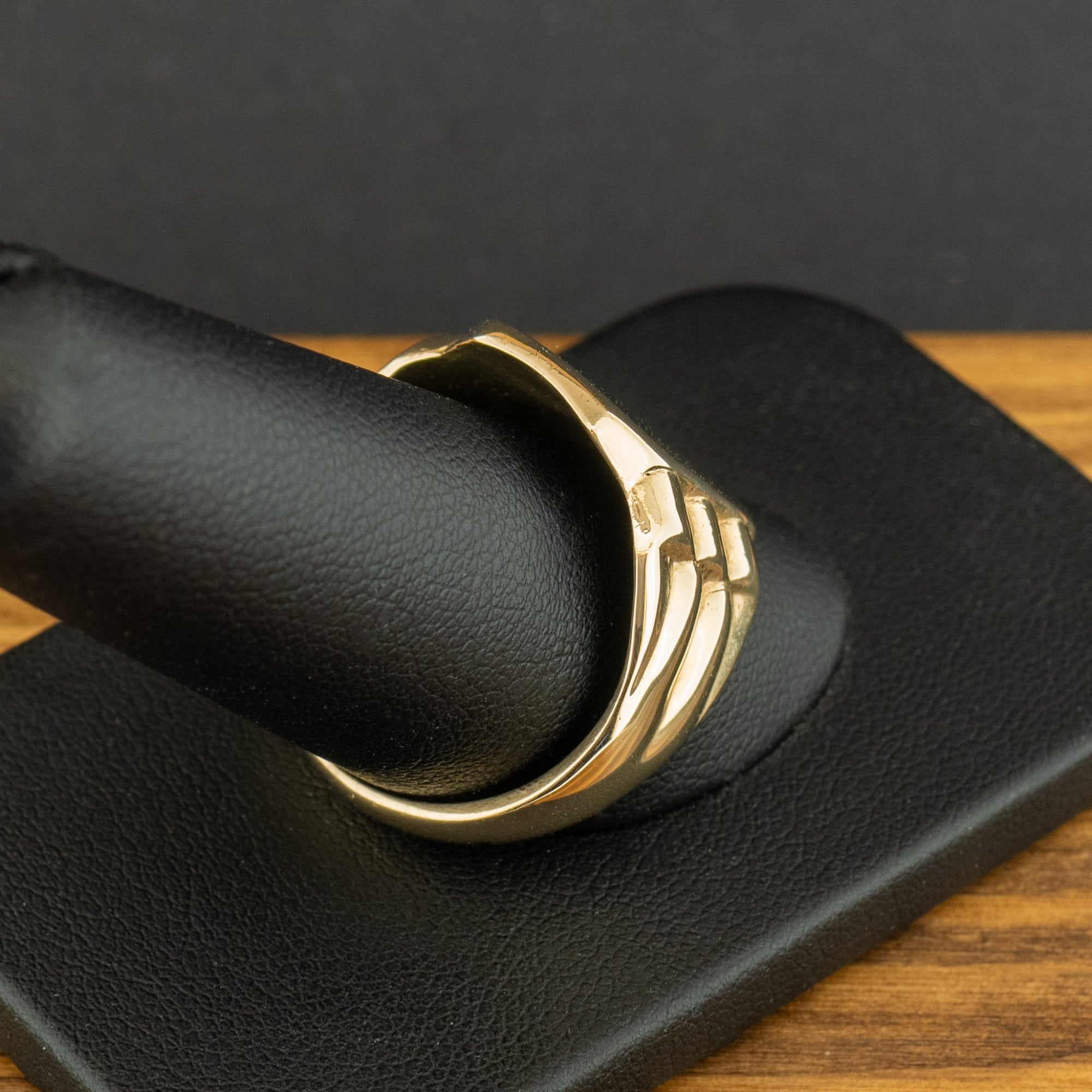 9ct Yellow Gold Octagon Signet Ring Size W 1/2 9.8g