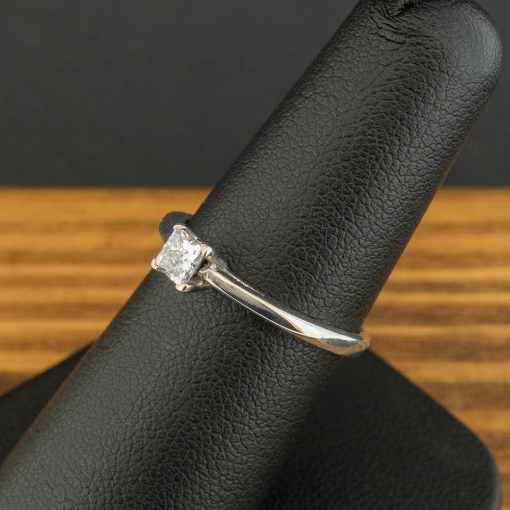 18ct White Gold 0.25ct Princess Cut Diamond Solitaire Ring Size L 1/2 2.7g