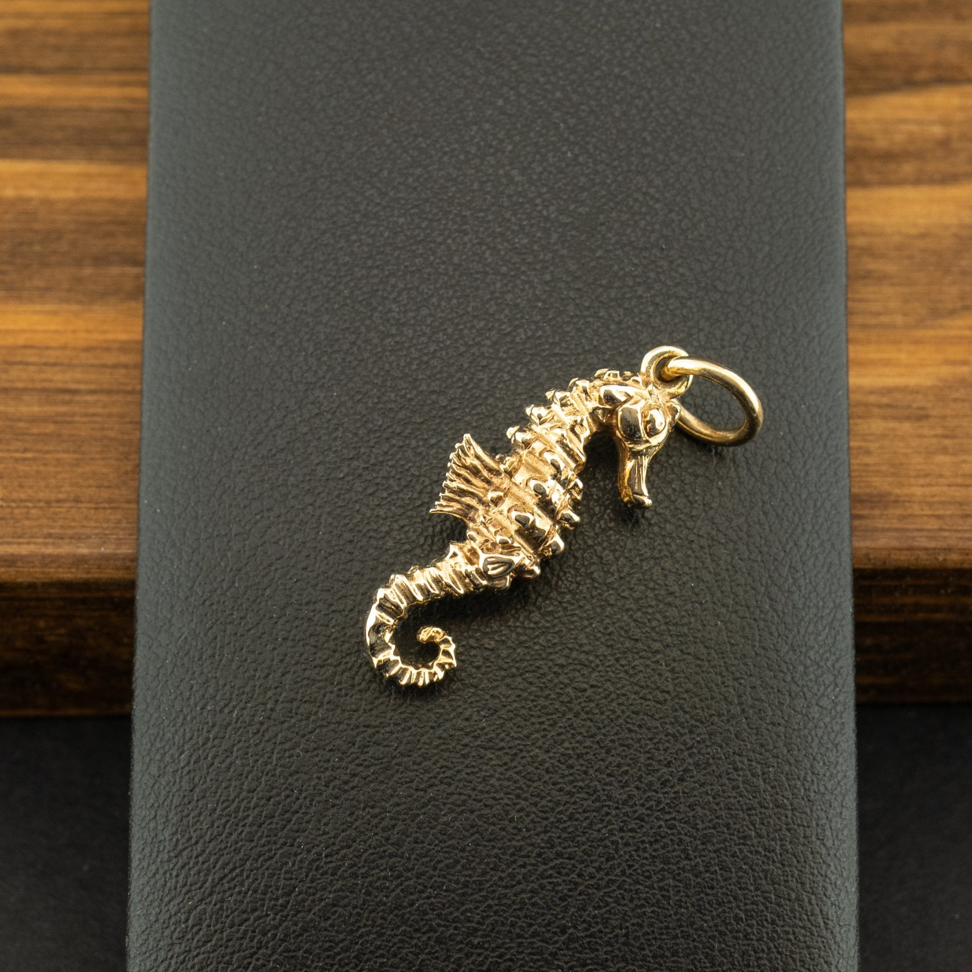 9ct Yellow Gold Seahorse Charm 4.7g