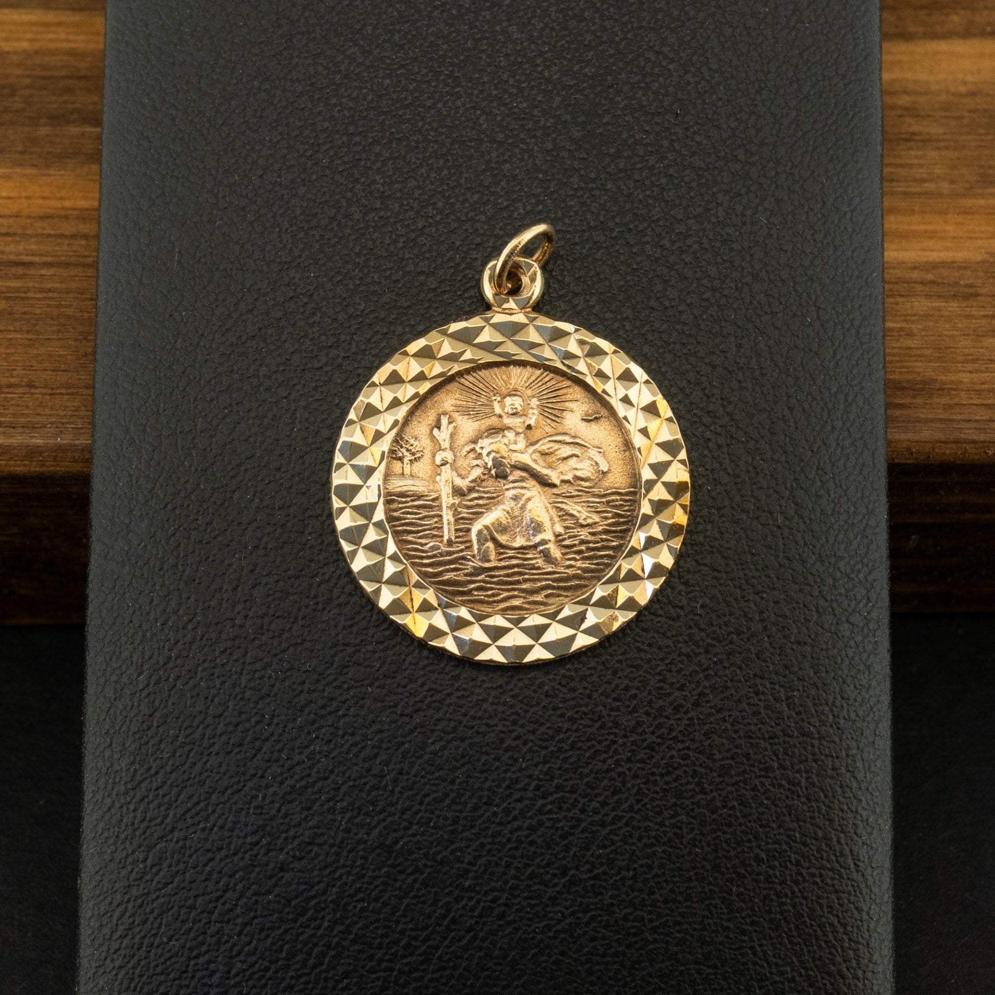 9ct Yellow Gold St Christopher Pendant 3.8g