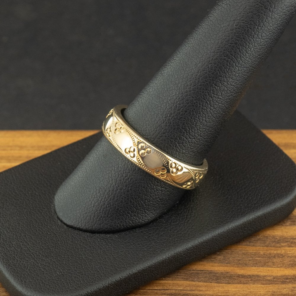 9ct Yellow Gold Milgrain Patterned Band Ring Size T 7.1g