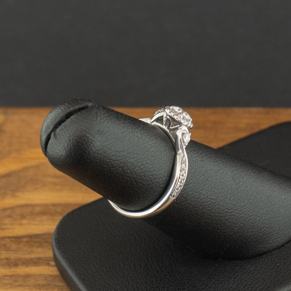 9ct White Gold 0.33ct Diamond Cluster Ring Size K 1.5g