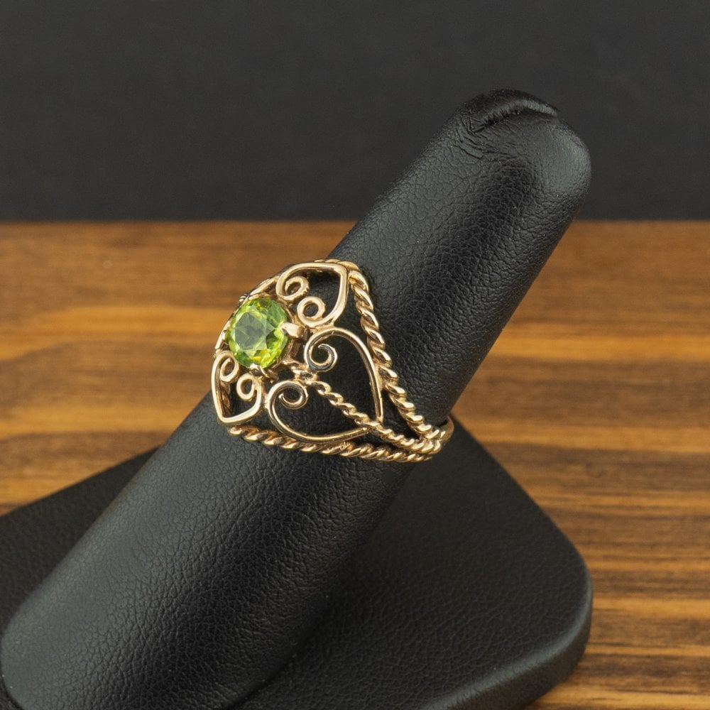 9ct Yellow Gold 0.8ct Peridot Filigree Ring Size M 2.9g