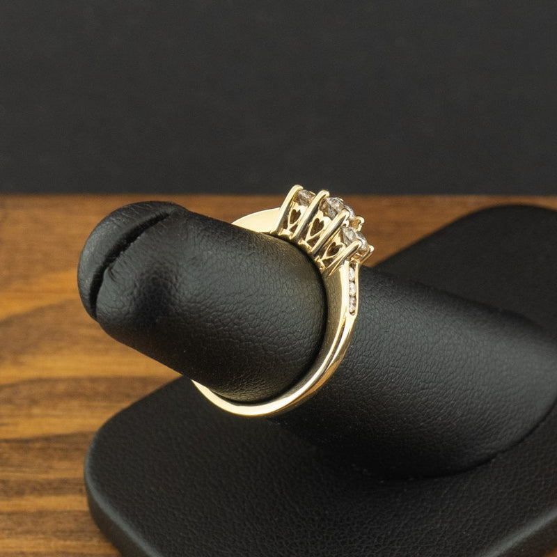 14ct Yellow Gold 0.30ct Diamond Cluster Ring Size J 1/2 2.8g