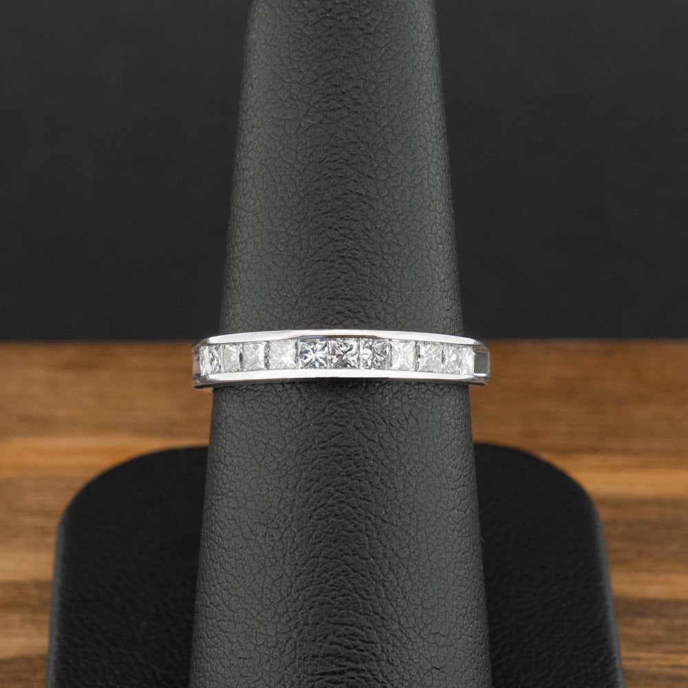 18ct White Gold 0.54ct Princess Cut Diamond Channel Set Band Ring Size M 3.1g