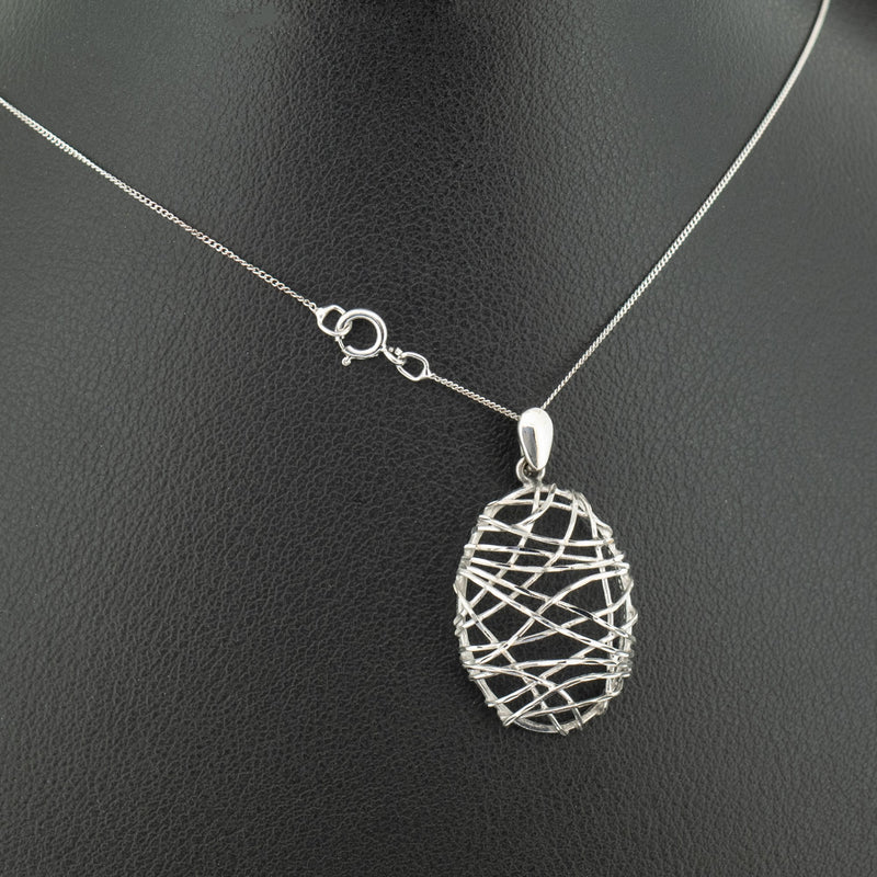 9ct White Gold Abstract Oval Pendant Necklace 1.8gms