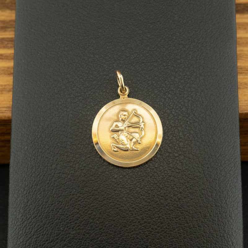 9ct Yellow Gold Archer Pendant 1.7g