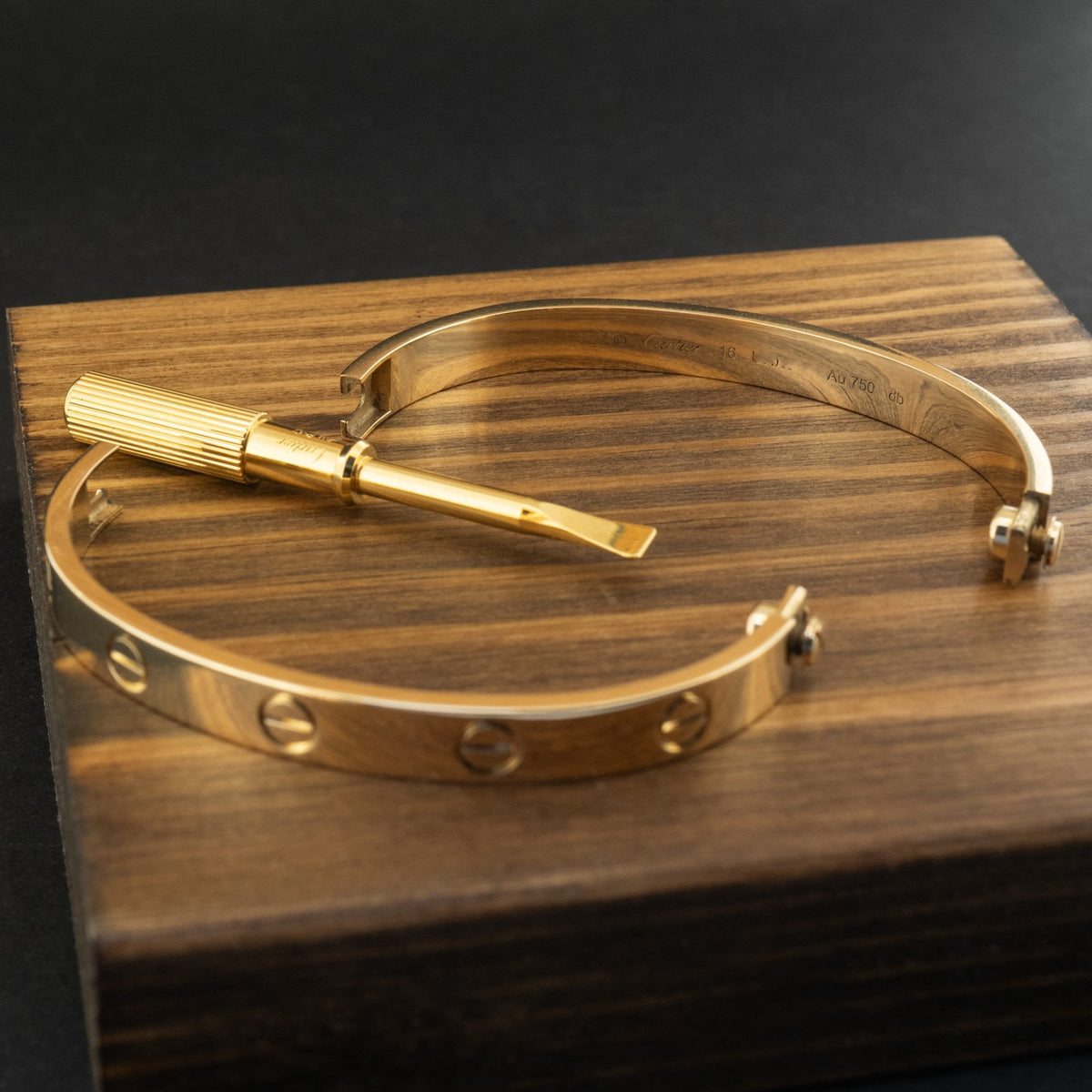 18ct Yellow Gold Cartier Classic Love Bangle with Box and Certificate Size 16