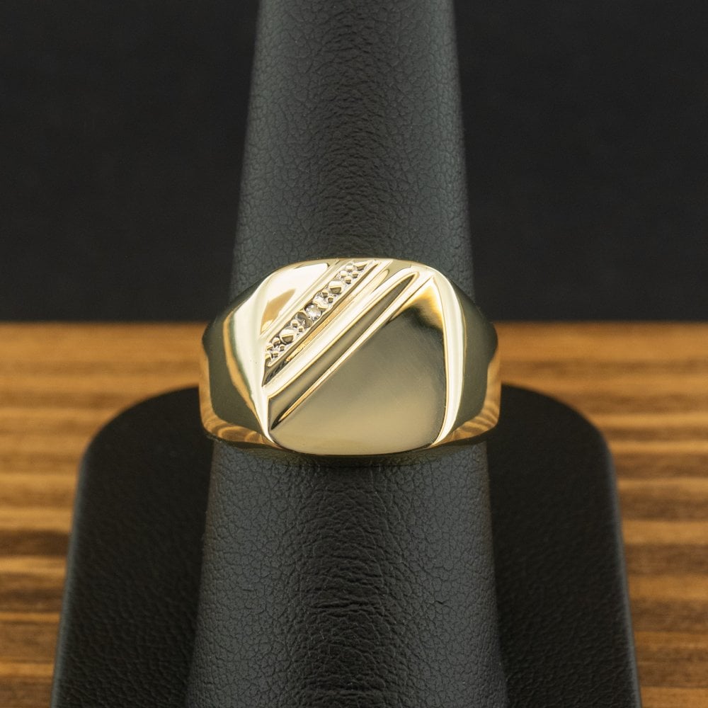 9ct Yellow Gold Diamond Signet Ring Size P 4.4g