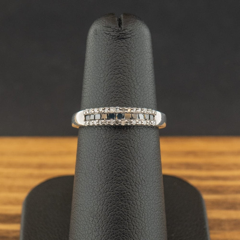 9ct White Gold Black and White Moissanite Band Ring Size J 1.6g