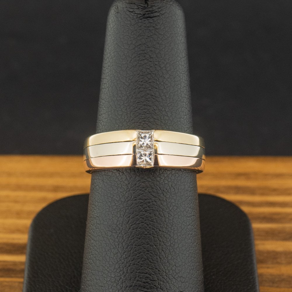 18ct Three Tone 0.2ct Diamond Ring Size M 6.4g