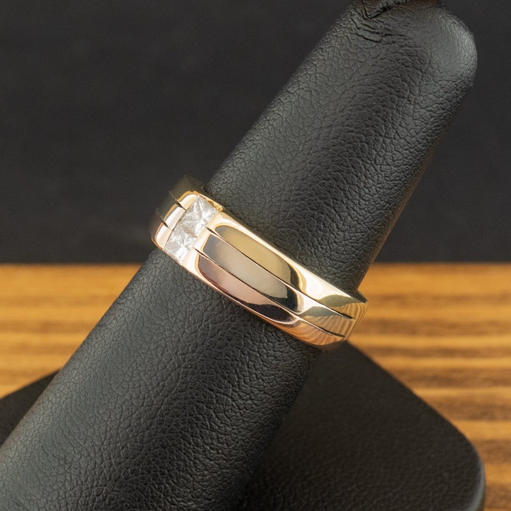 18ct Three Tone 0.2ct Diamond Ring Size M 6.4g