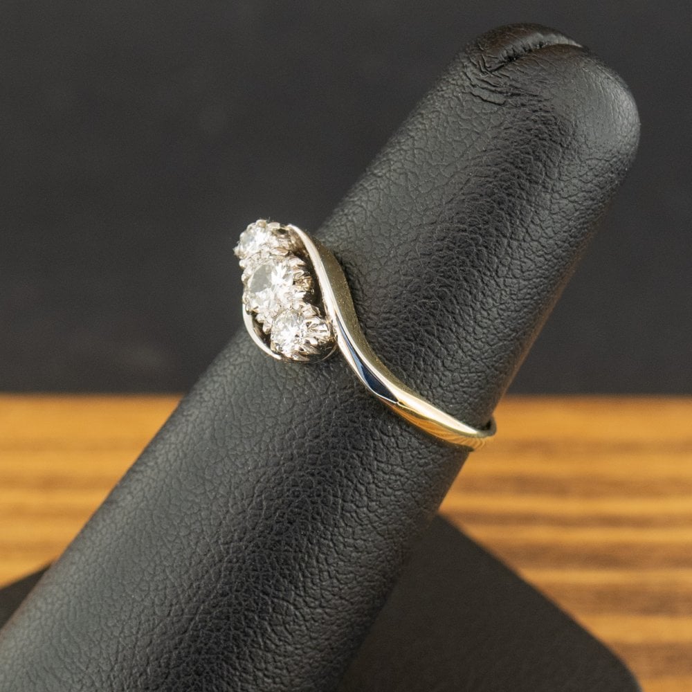 18ct Yellow Gold and Platinum Diamond Trilogy Ring Size K 2.6g