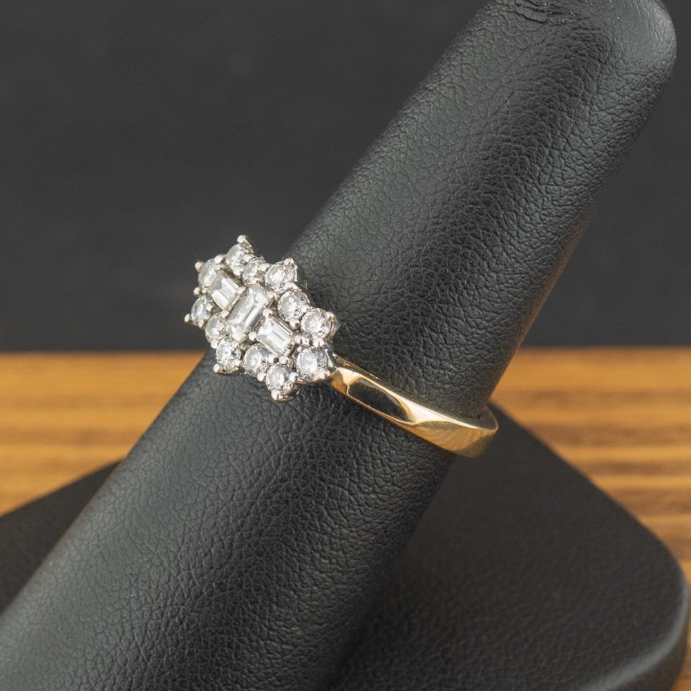 18ct Yellow Gold 0.65ct Diamond Cluster Ring Size N 4.1g