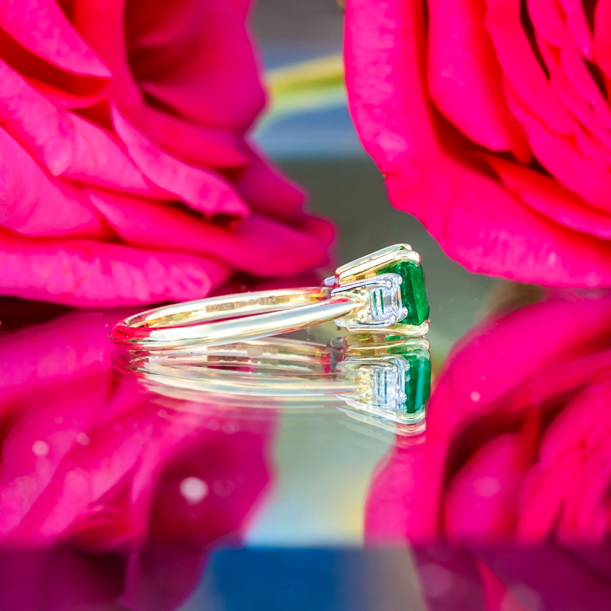 18ct Yellow Gold 1.5ct Zambian Emerald and 0.61ct Diamond Trilogy Ring Size M 3.6g