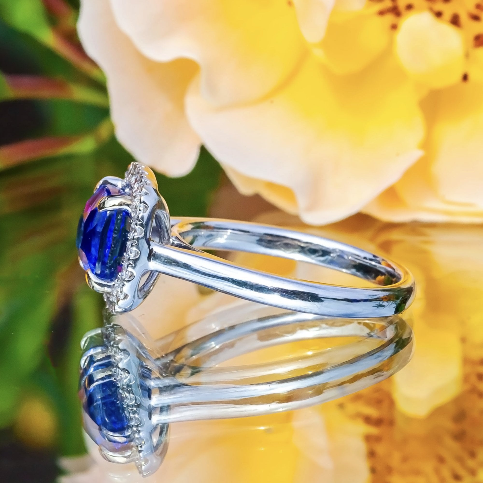 3.01ct Certified Cornflower Blue Sapphire & 0.24ct Diamond 18ct White Gold Ring