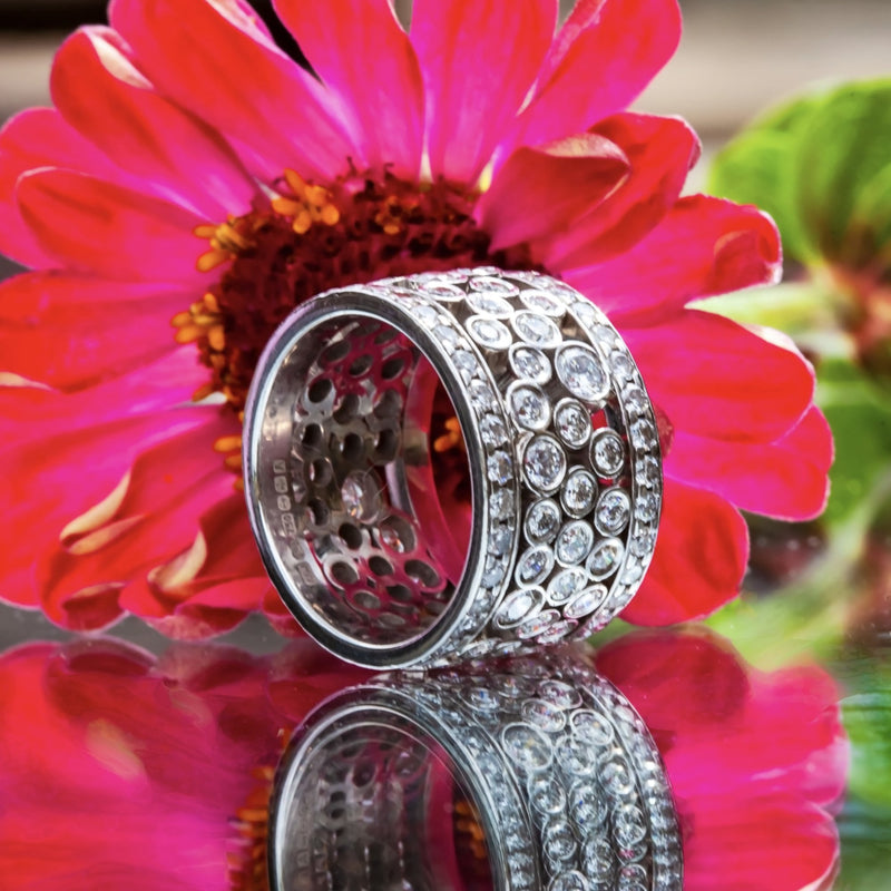 18ct White Gold 4ct apx Diamond Bubble Ring Size O 12.8g