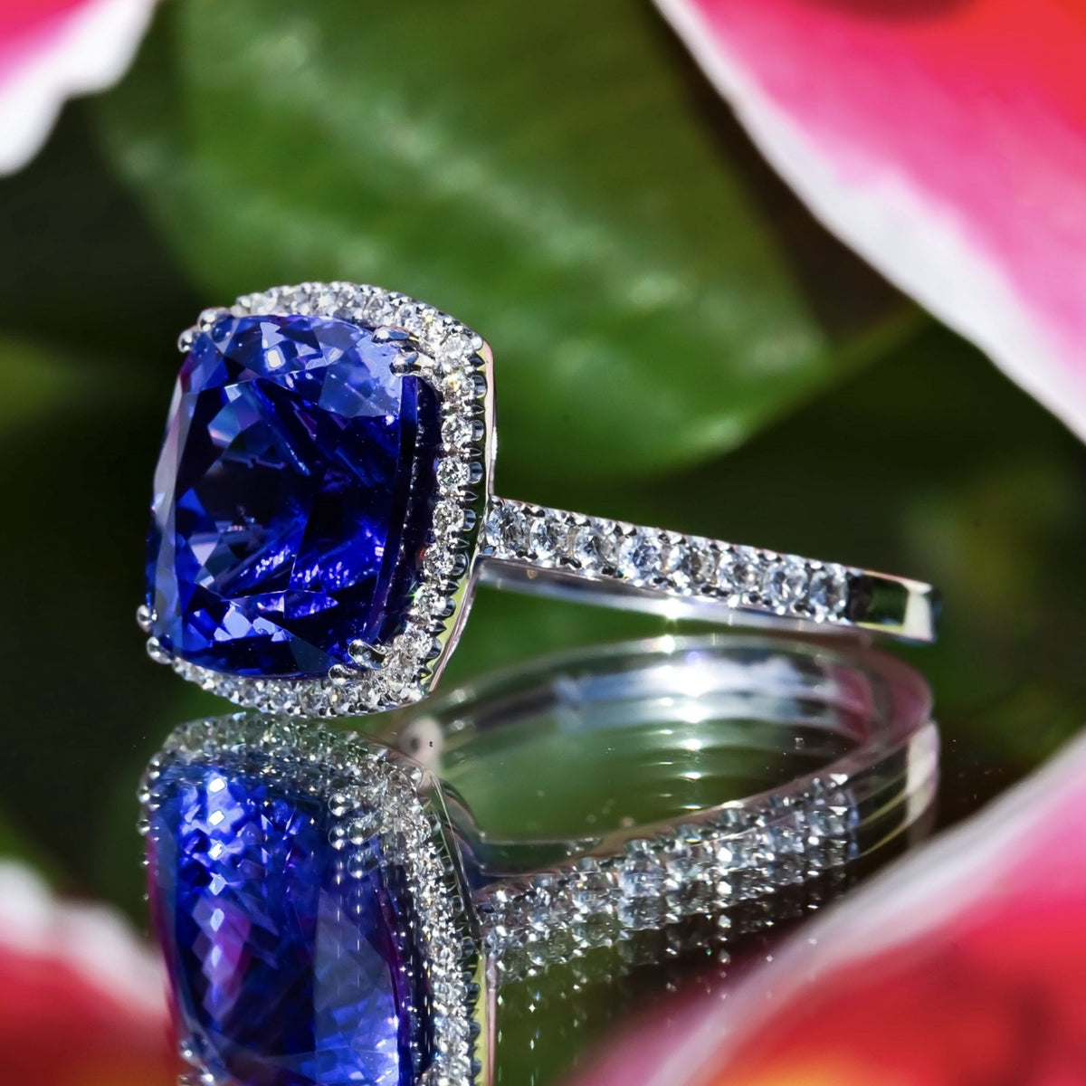 9.32ct Royal Blue Tanzanite & 0.43ct Diamond Platinum Ring