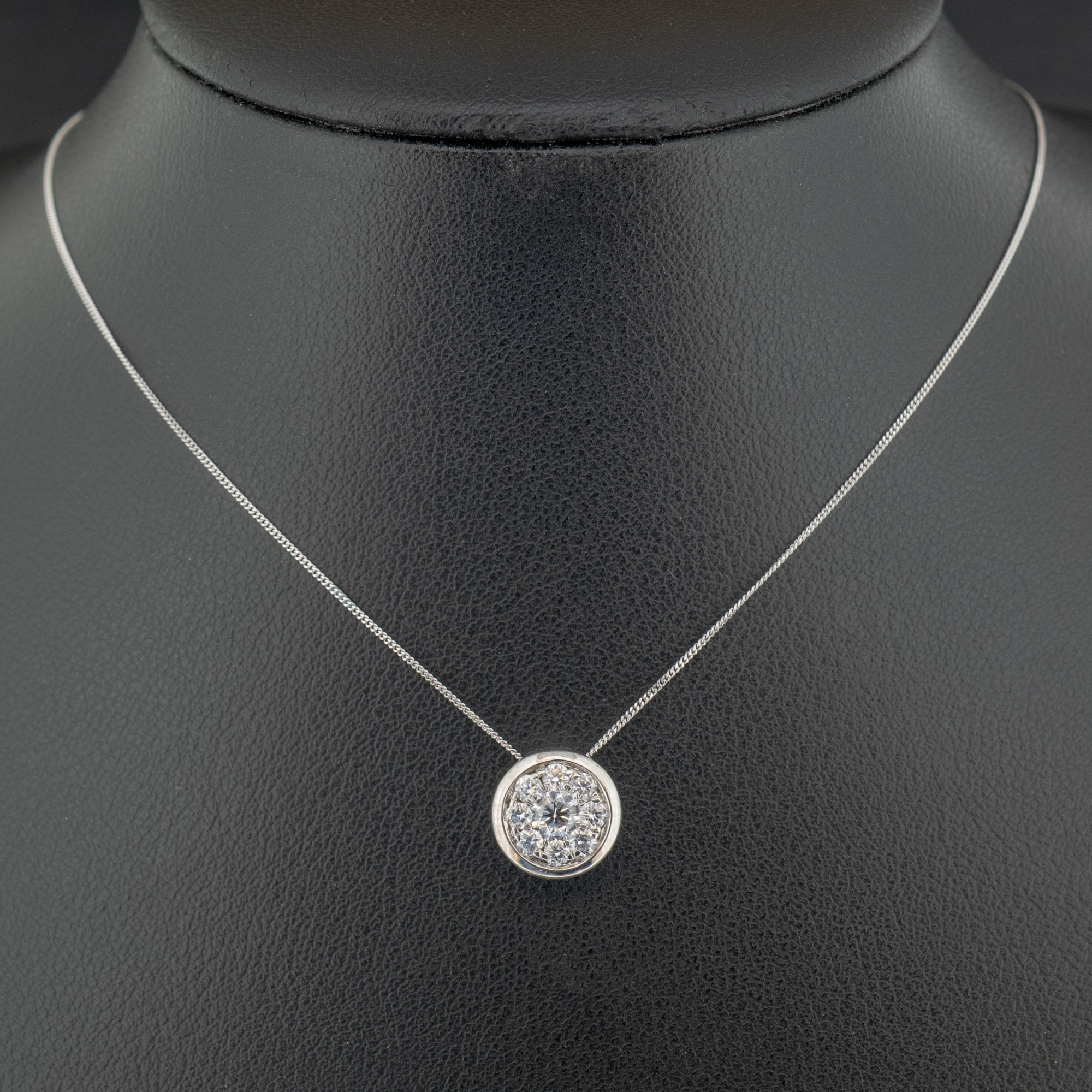 18ct White Gold 0.5ct Diamond Cluster Pendant Neckalce 3g