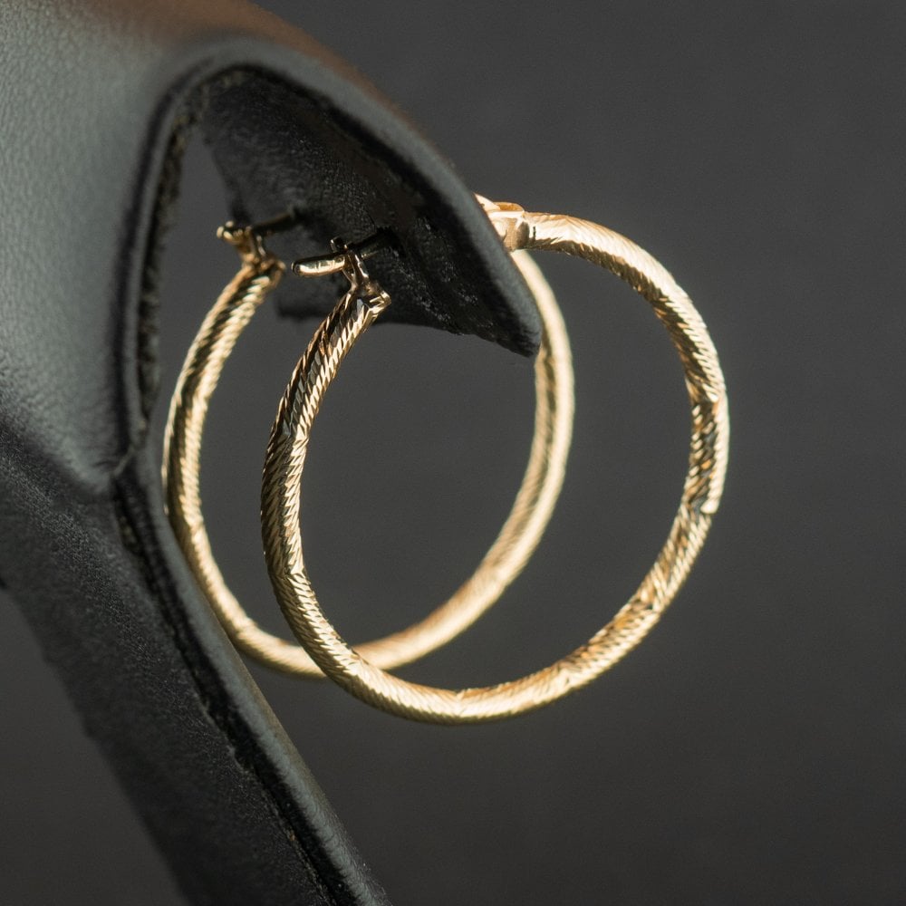 9ct Yellow Gold 28mm Diamond Cut Hoop Earrings 2.7g