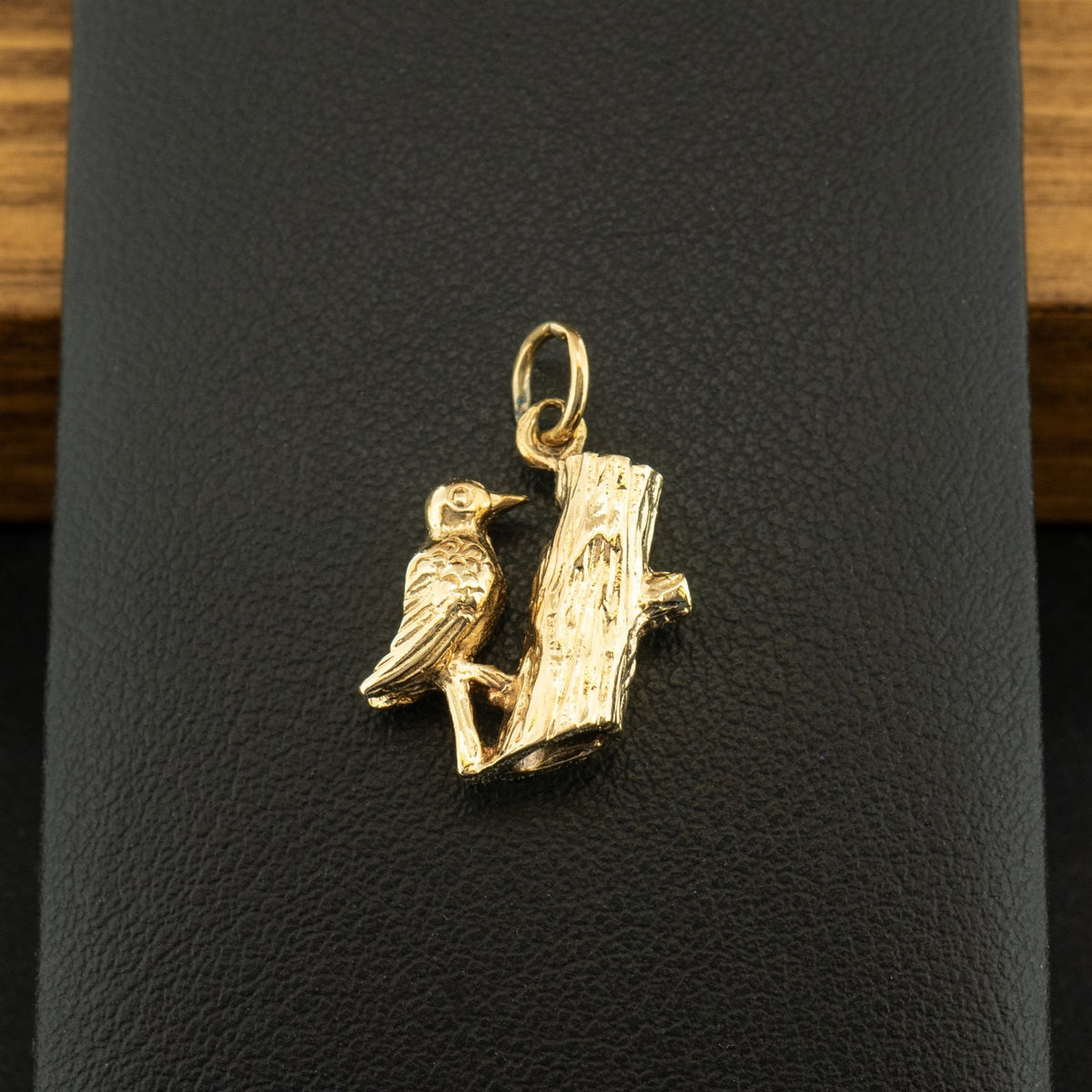 9ct Yellow Gold Woodpecker Charm 3.2g