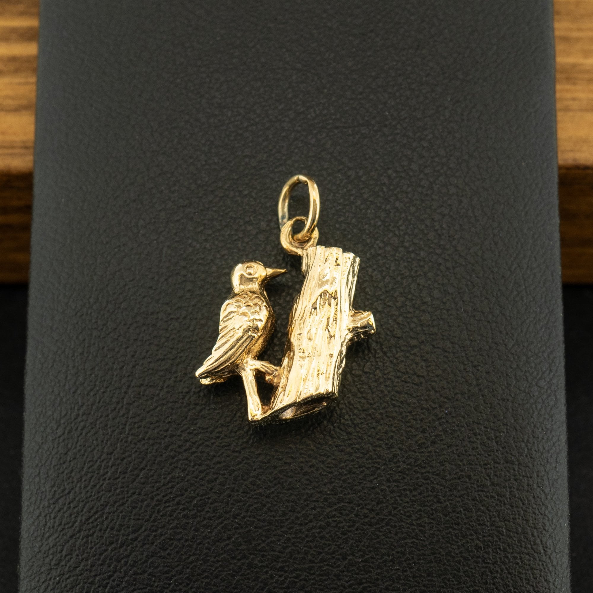 9ct Yellow Gold Woodpecker Charm 3.2g