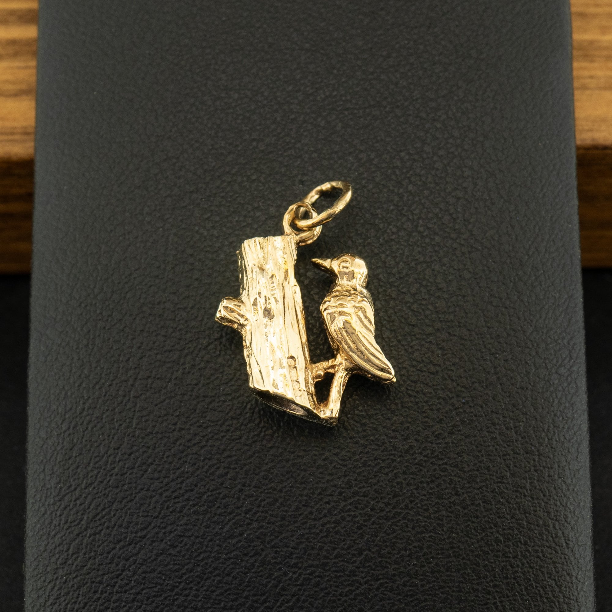 9ct Yellow Gold Woodpecker Charm 3.2g