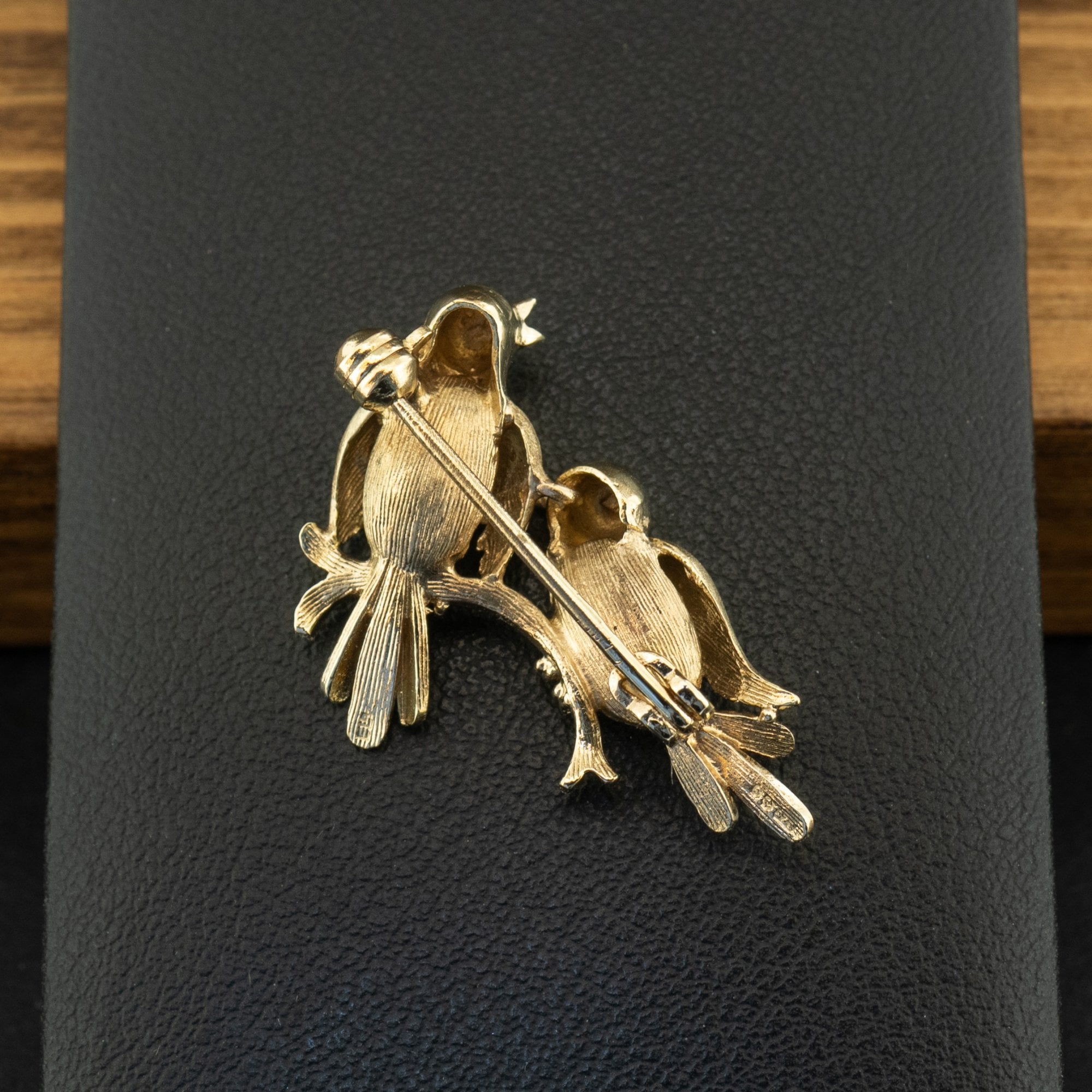 9ct Yellow Gold Pearl Bird Brooch 3.7g