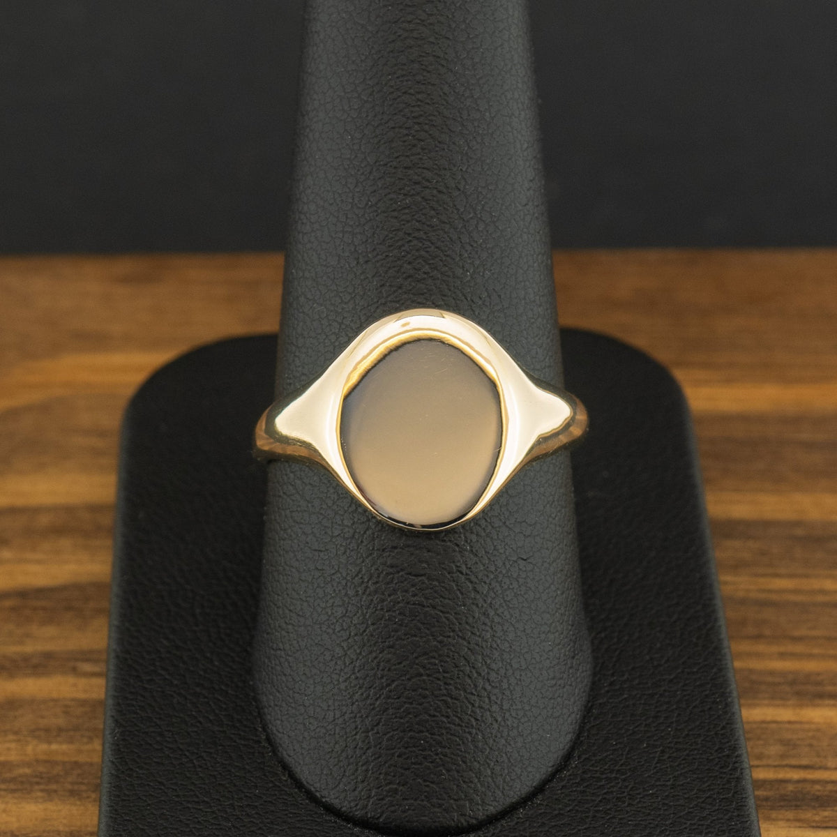 9ct Yellow Gold Oval Signet Ring Size R 1/2 4.5g