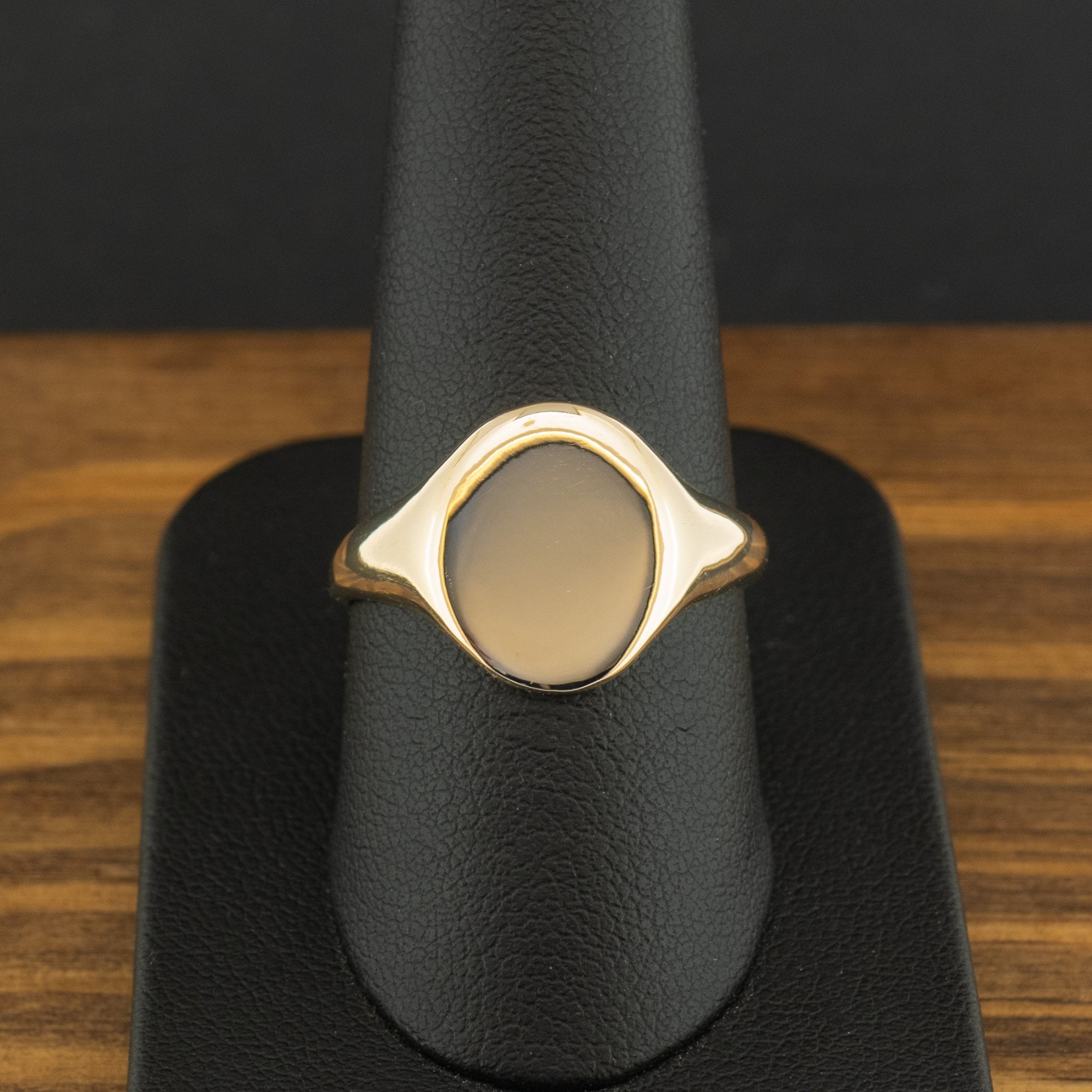 9ct Yellow Gold Oval Signet Ring Size R 1/2 4.5g