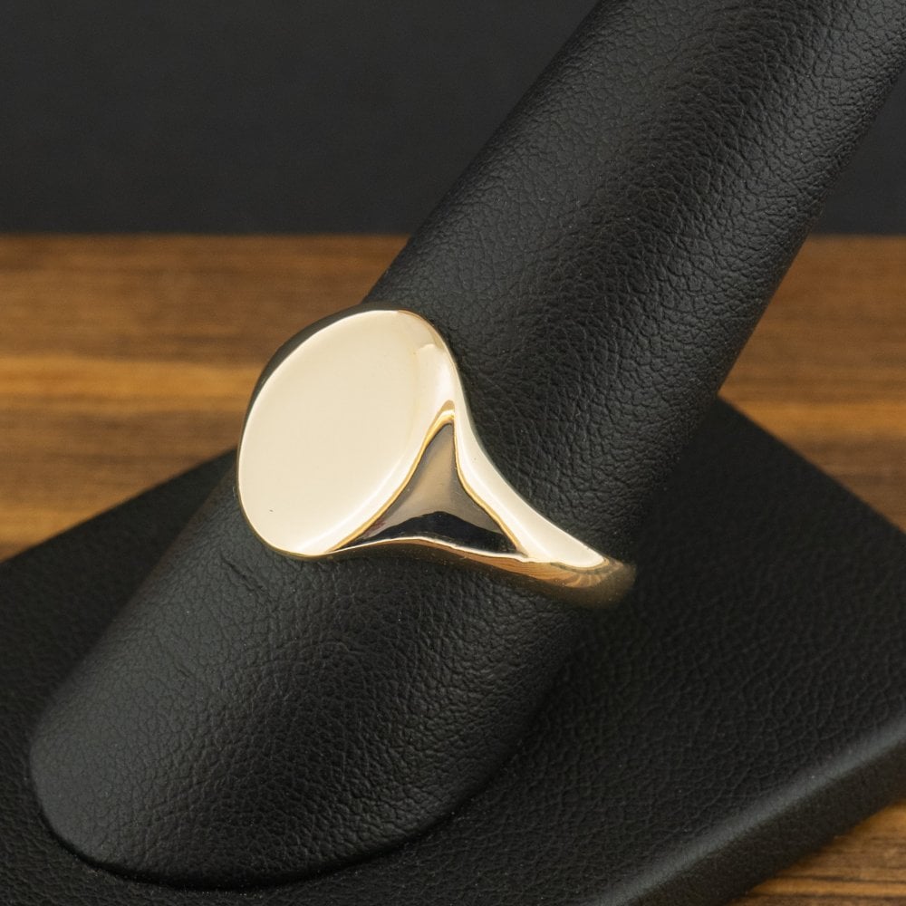 9ct Yellow Gold Oval Signet Ring Size R 1/2 4.5g