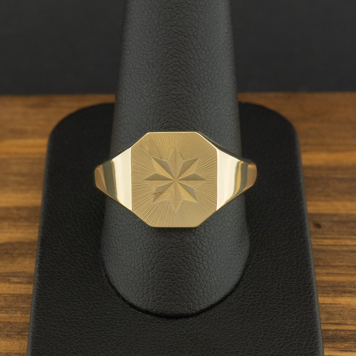 9ct Yellow Gold Star Octagon Signet Ring Size W 7.4g
