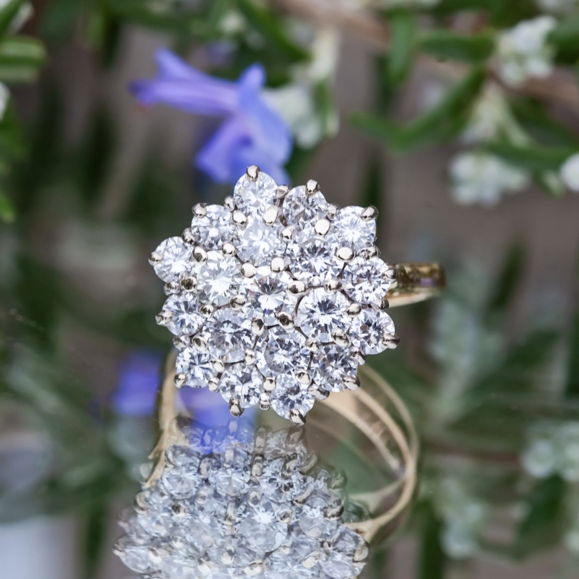 18ct Yellow Gold 2.1ct Diamond Cluster Ring Size J 5.4g