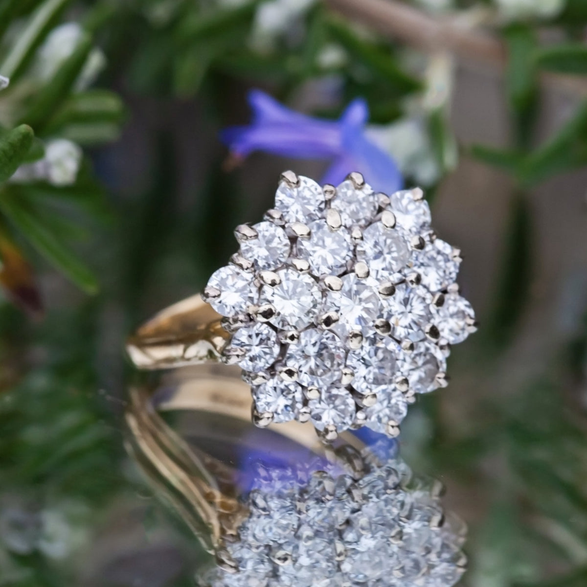 18ct Yellow Gold 2.1ct Diamond Cluster Ring Size J 5.4g