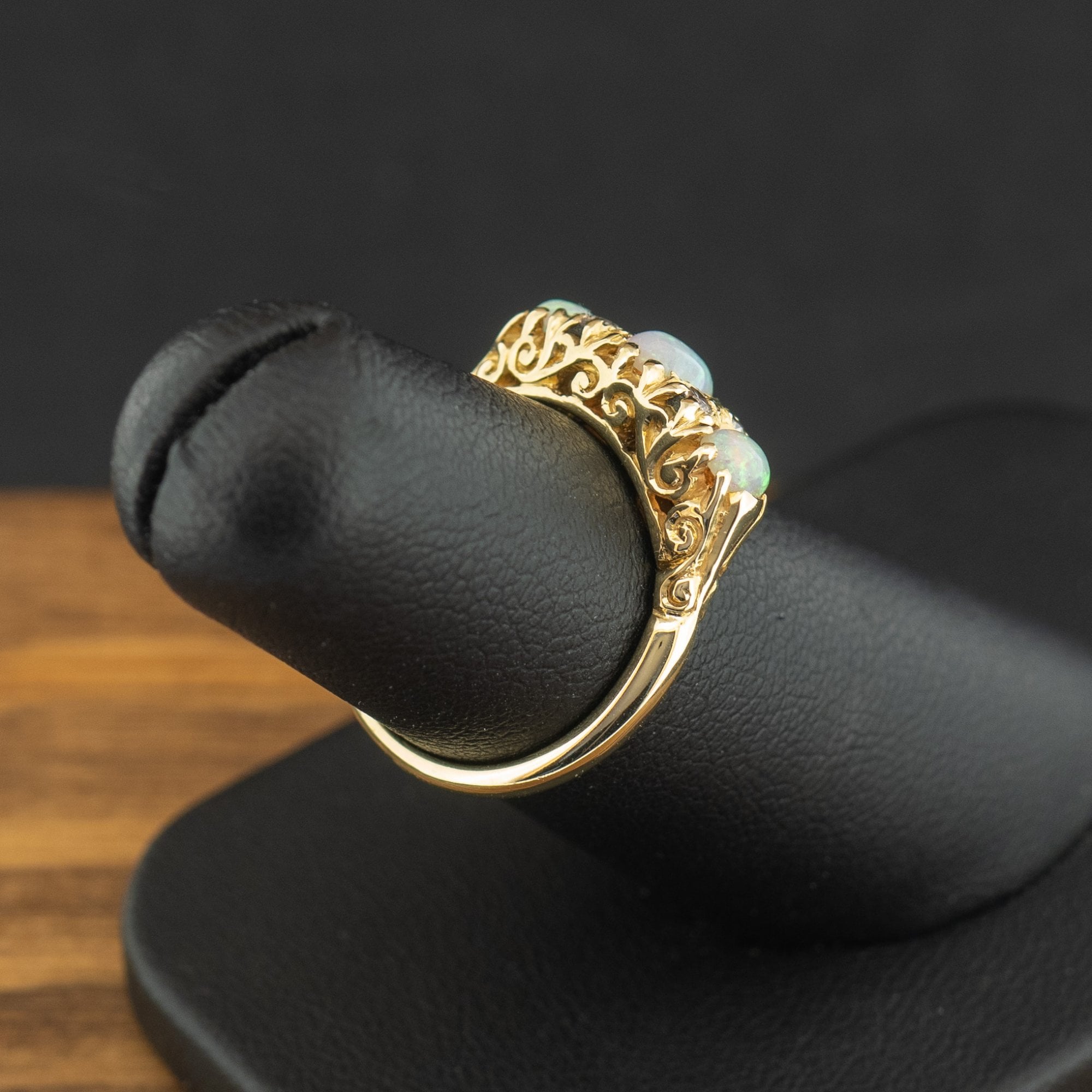 18ct Yellow Gold Opal and Diamond Ring Size J 1/2 4.7g