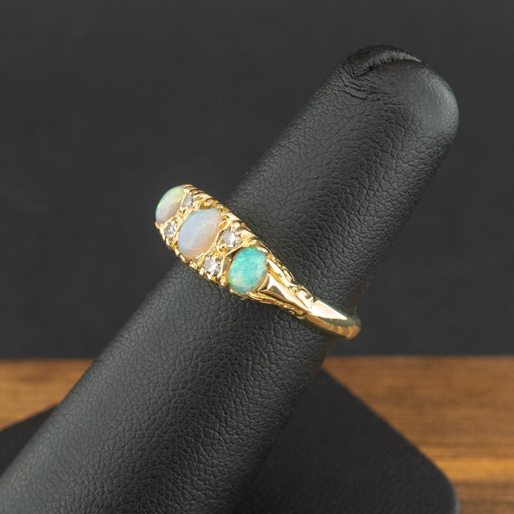 18ct Yellow Gold Opal and Diamond Ring Size J 1/2 4.7g