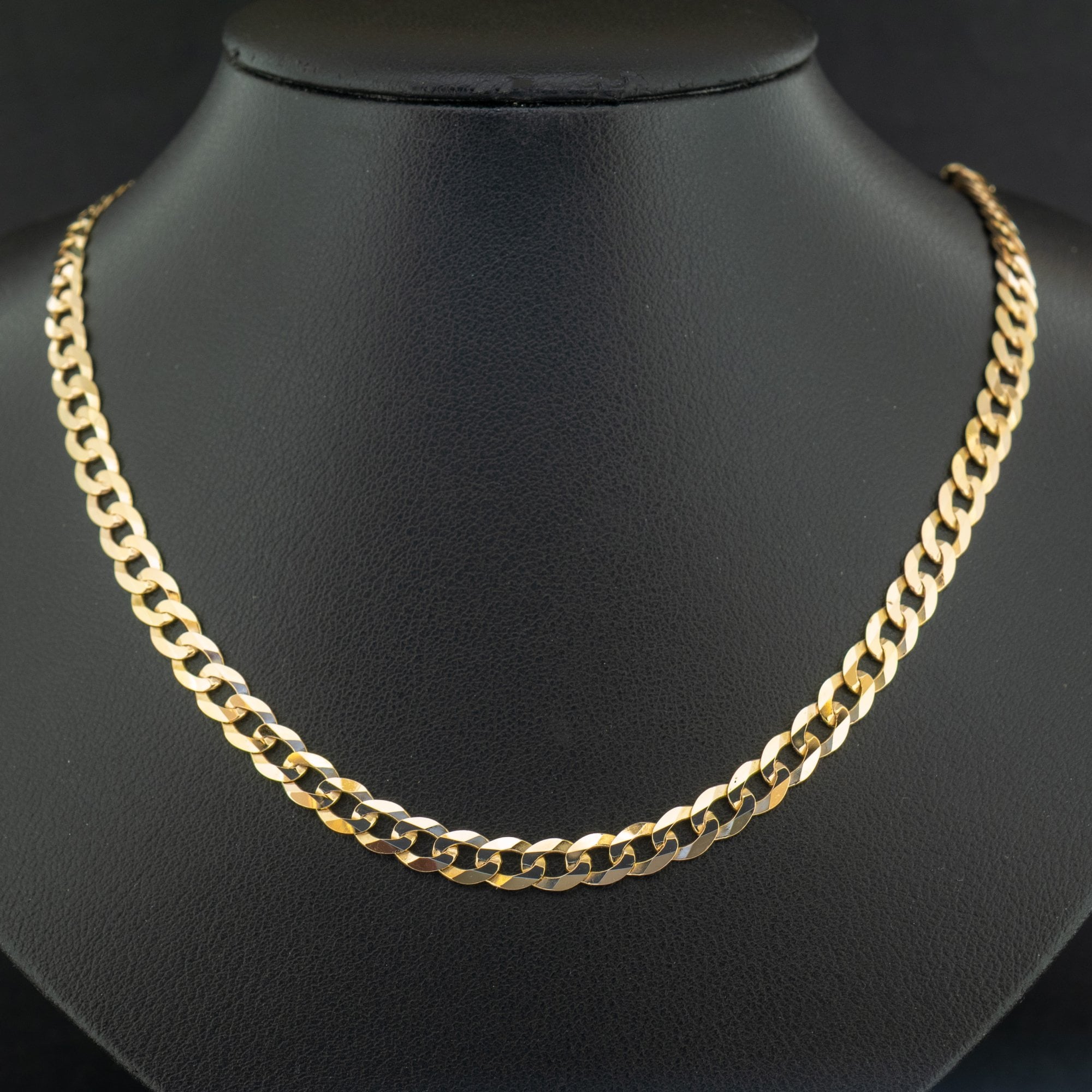 9ct Yellow Gold 22 Inch Curb Chain Necklace 14g