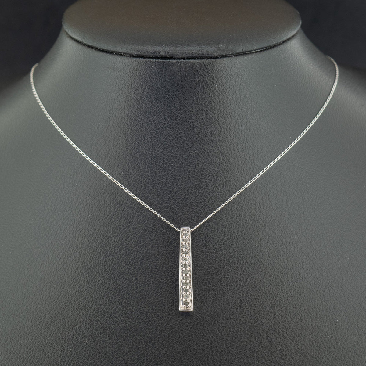 9ct White Gold 17 Inch Diamond Bar Pendant Necklace 1.5g