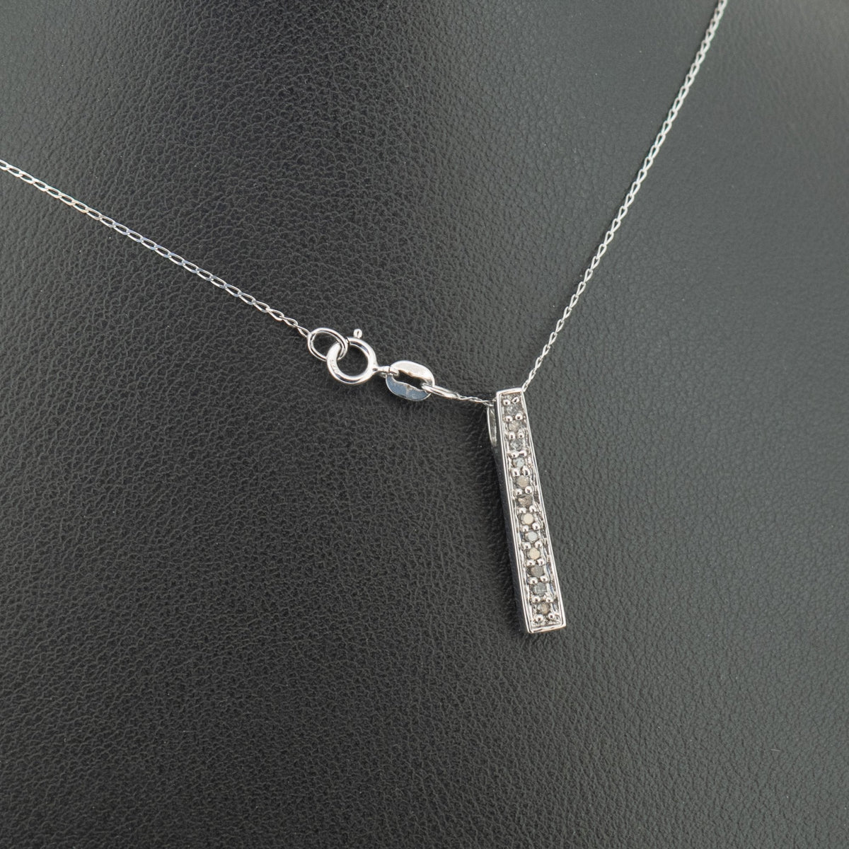 9ct White Gold 17 Inch Diamond Bar Pendant Necklace 1.5g