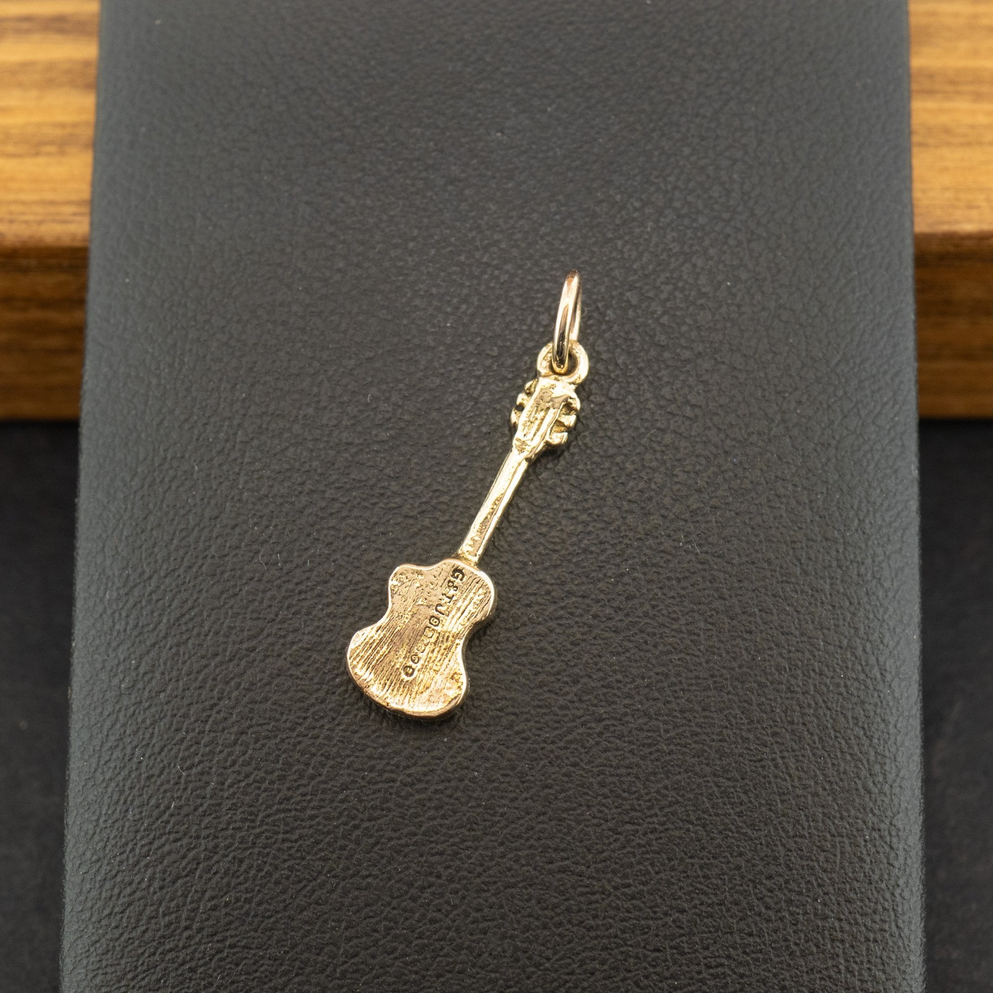 9ct Yellow Gold Guitar Charm 1.0g