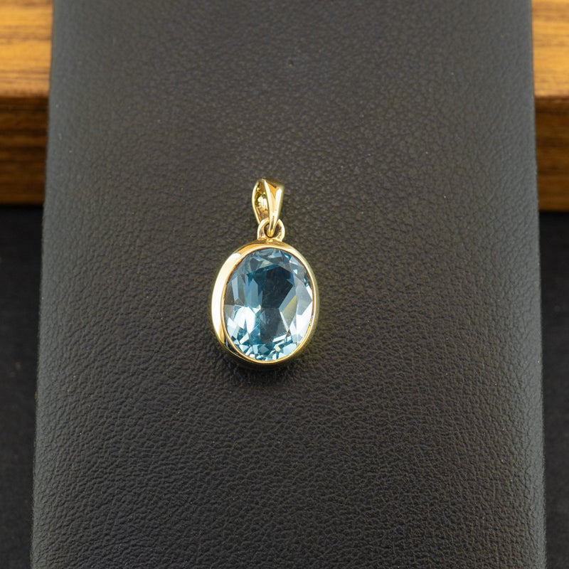 9ct Yellow Gold 3.9ct Topaz Pendant 1.7g