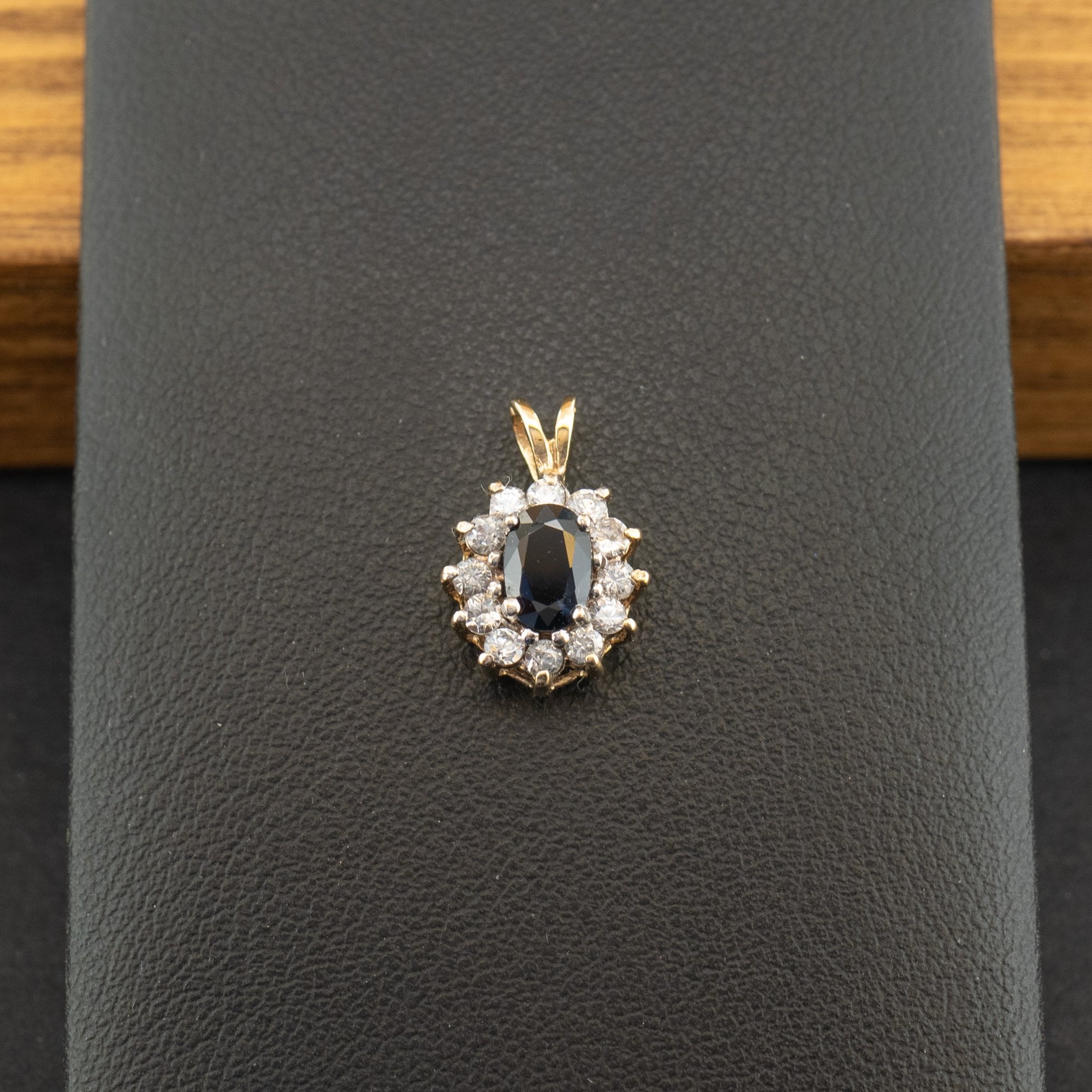 9ct Yellow Gold Sapphire and Cubic Zirconia Pendant 1.1g
