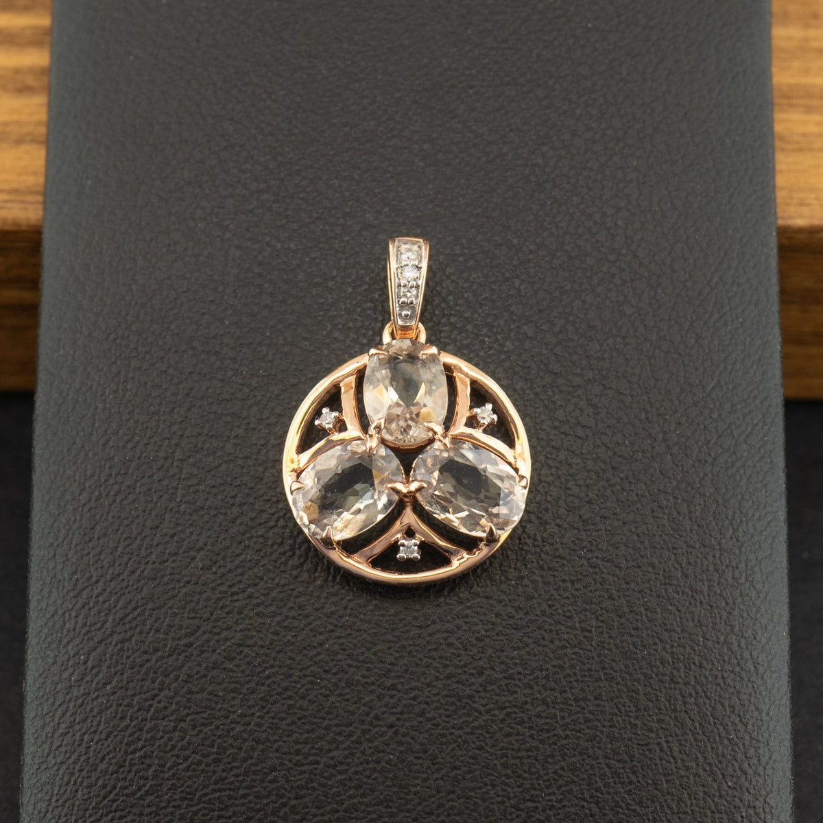 14ct Rose Gold Green Stone and Diamond Pendant 2.1g