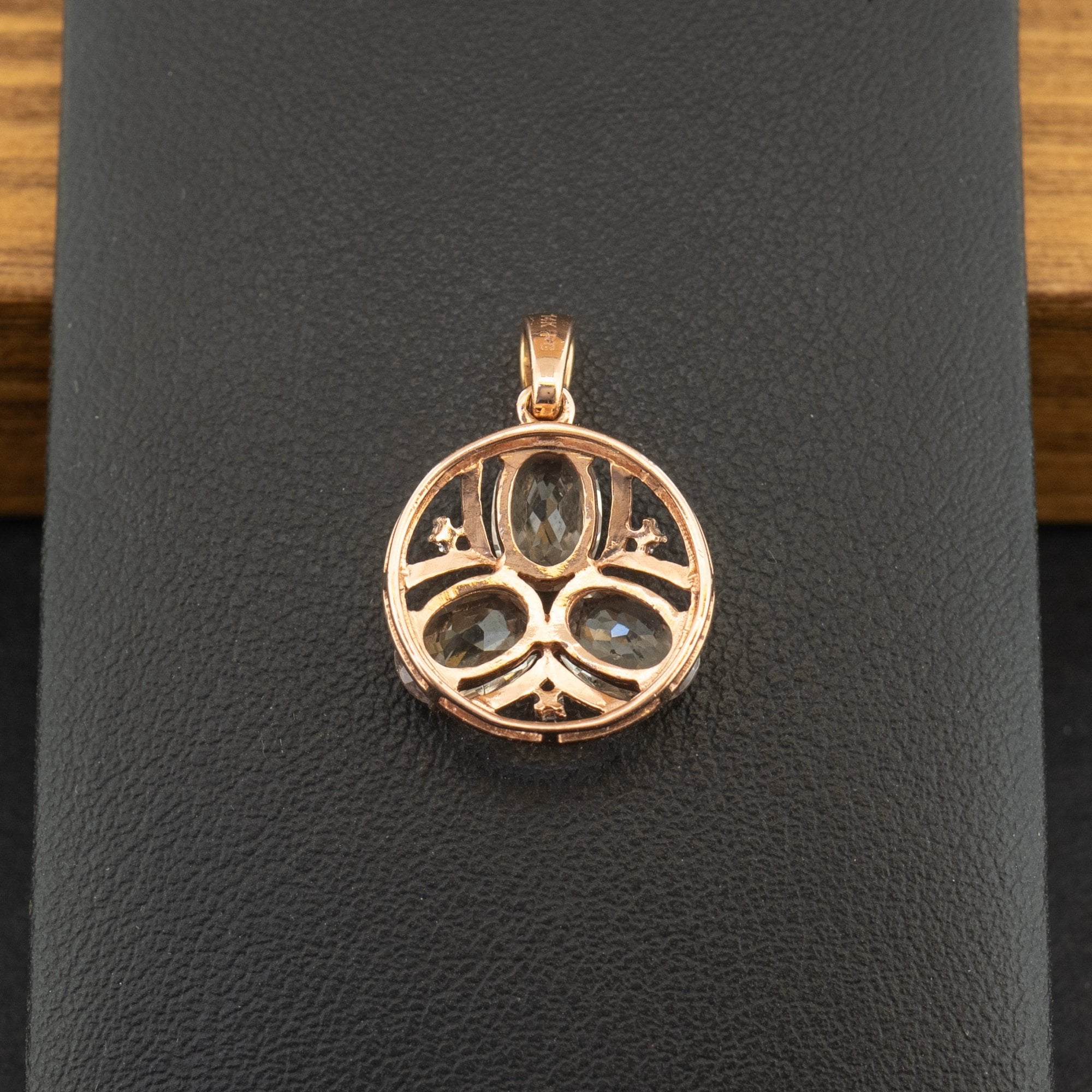 14ct Rose Gold Green Stone and Diamond Pendant 2.1g