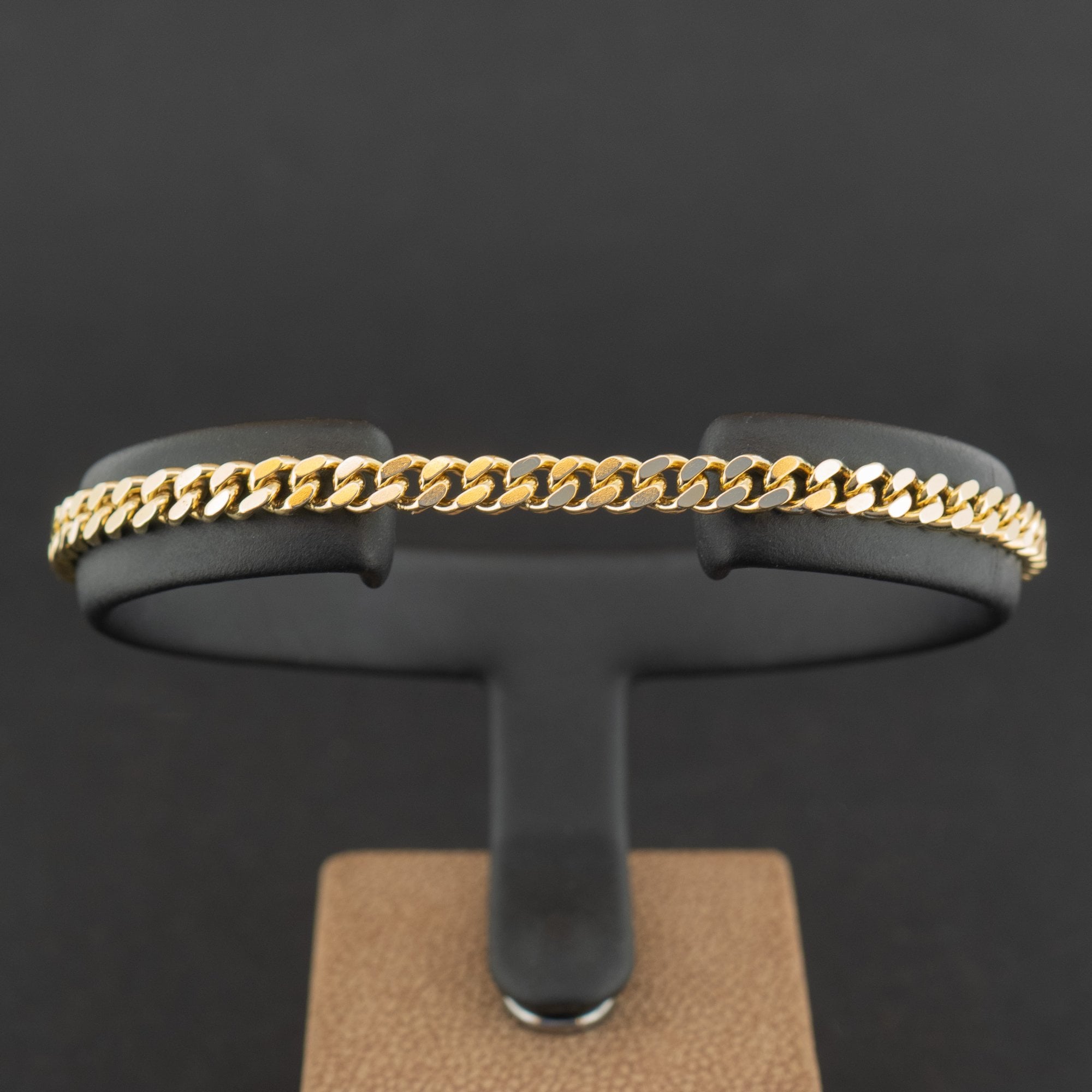 9ct Yellow Gold 8 Inch Curb Chain Bracelet 9.3g
