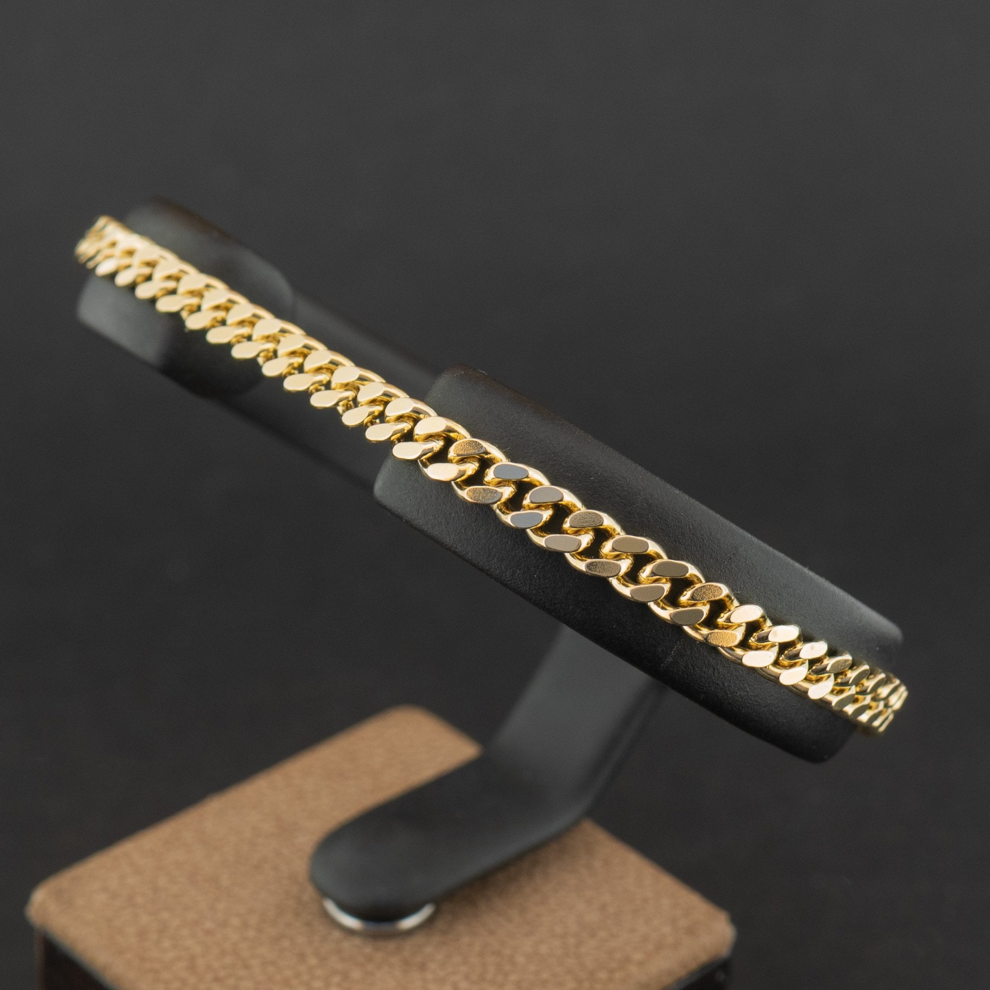 9ct Yellow Gold 8 Inch Curb Chain Bracelet 9.3g