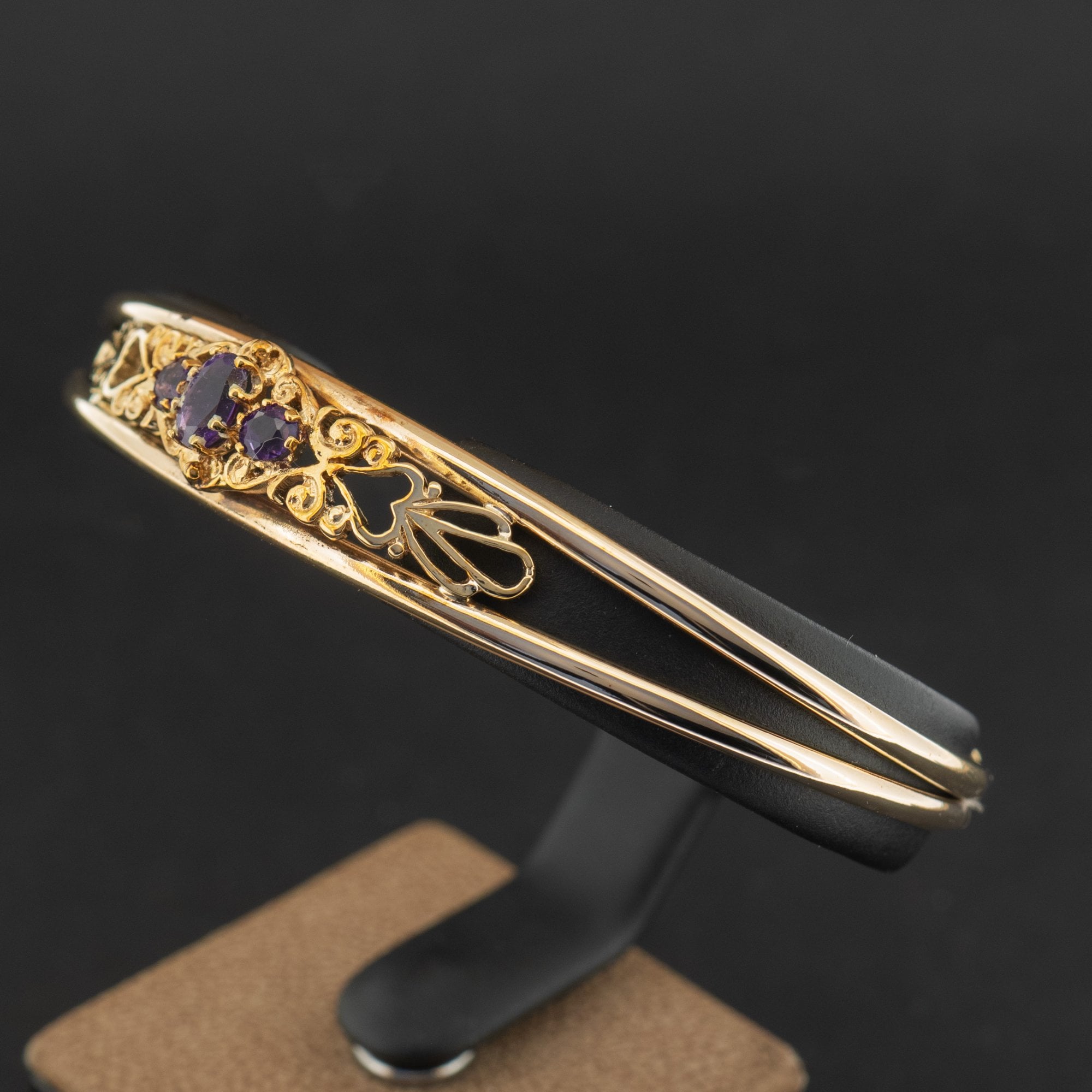 9ct Yellow Gold Amethyst Bangle 6.9g